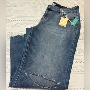 KanCan Women's Plus High Rise Relaxed Straight Leg Distressed Jeans NWT